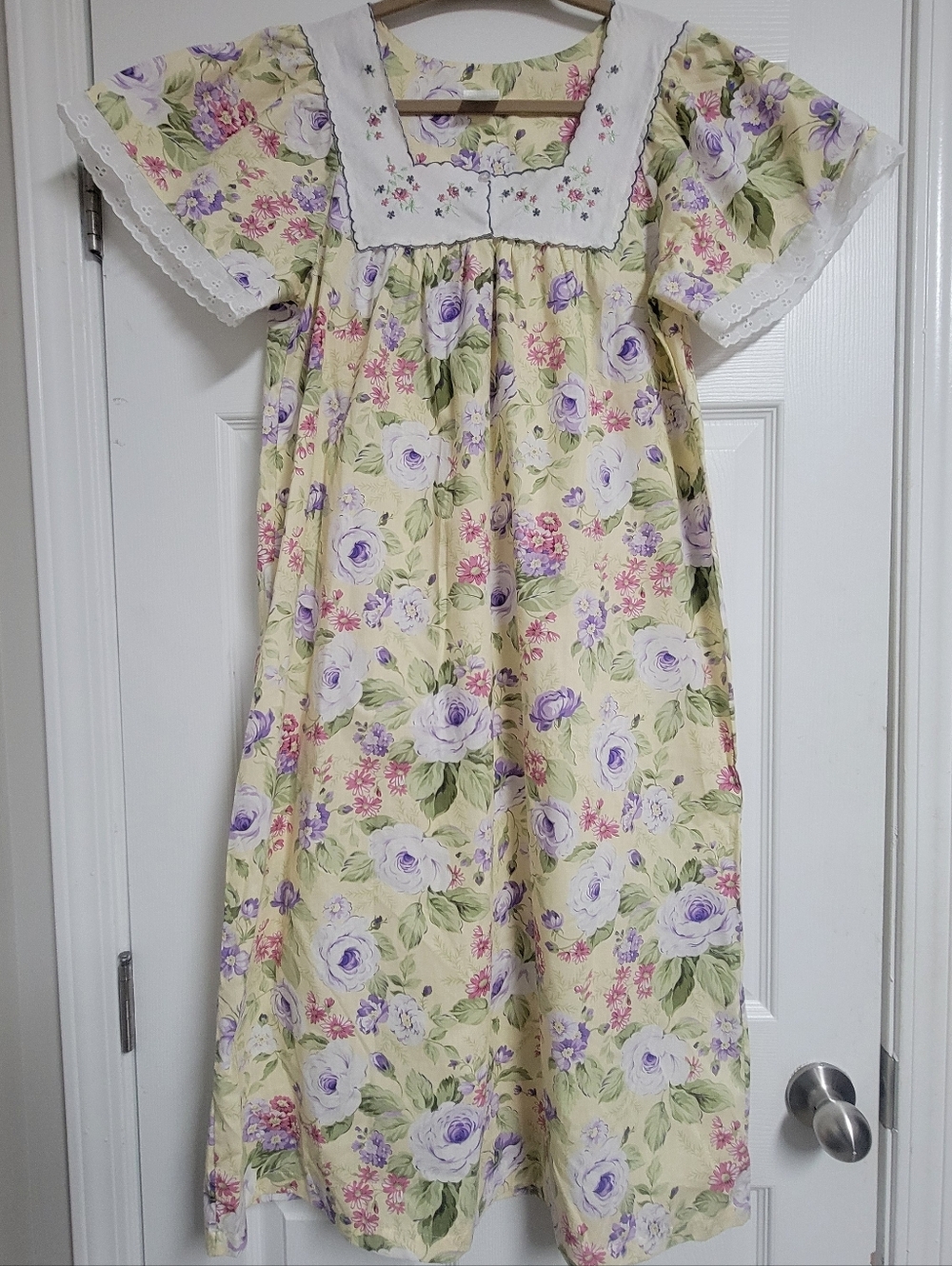 Floral Lavender Rose Nightgown Chemise in Pale Yellow